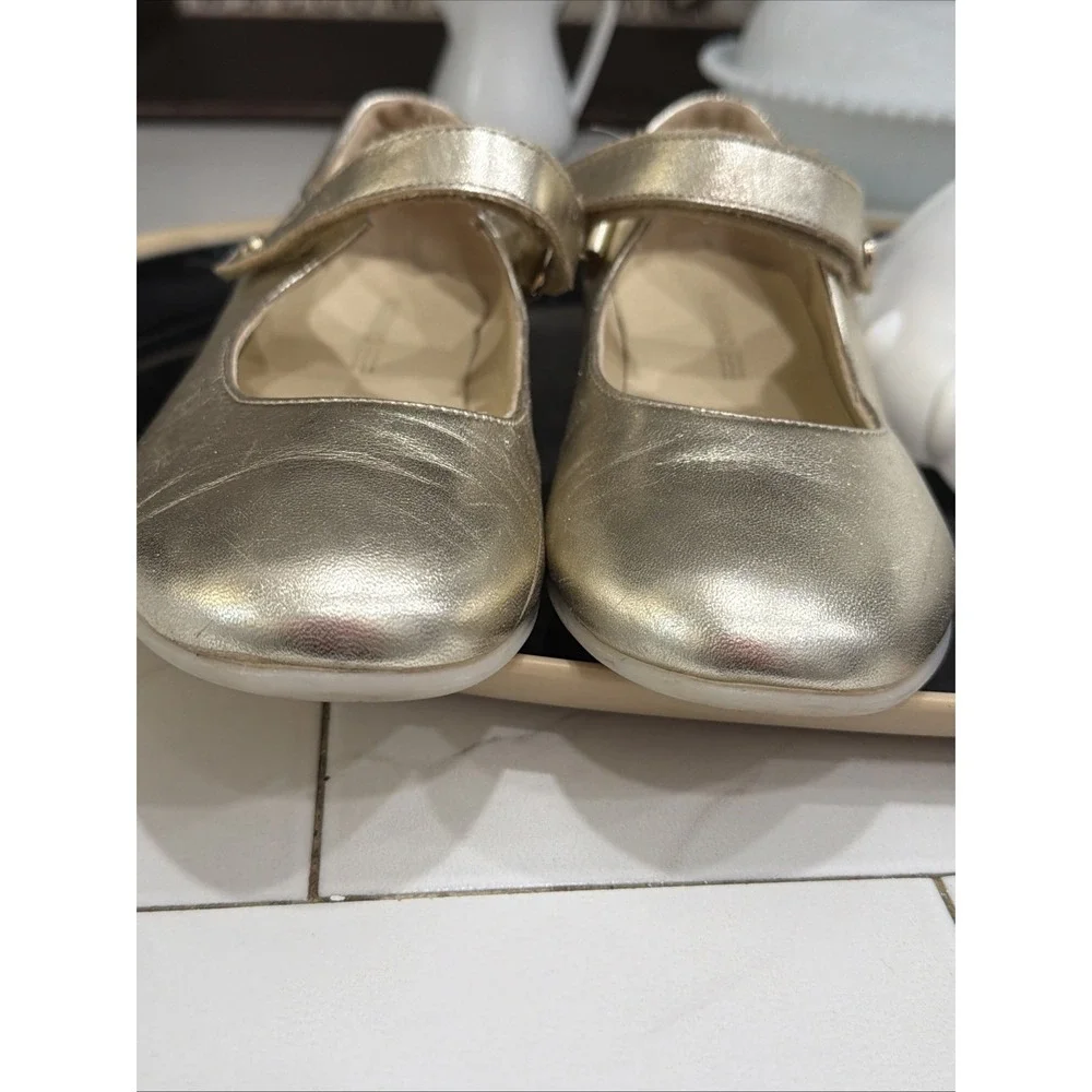 Naturino Girls Gold Leather Mary Janes  Size 37 US Size 5.5